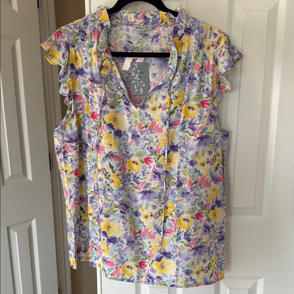 🌟NWT🌟 Floral Ruffled Blouse